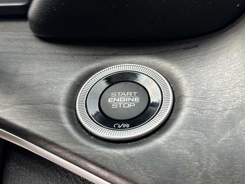 Used 2023 Jeep Grand Cherokee Limited AWD/4WD image 25