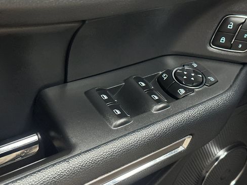 Used 2024 Ford Expedition XLT image 13