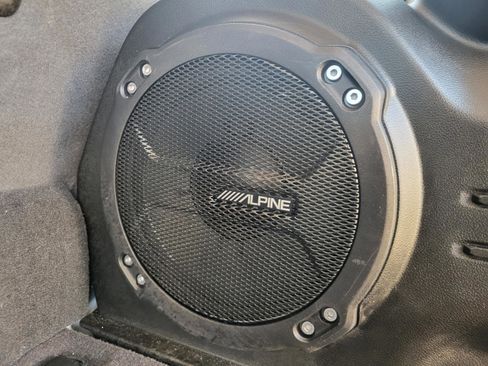 Used 2024 Jeep Wrangler Unlimited Rubicon 4xe w/ Technology Group image 14