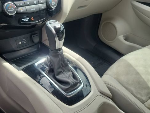 Used 2021 Nissan Rogue Sport SV FWD image 15