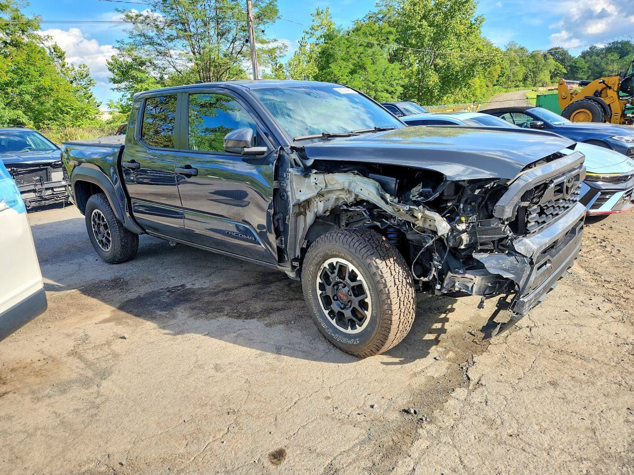 Used 2024 Toyota Tacoma TRD Off-Road w/ TRD Off Road Upgrade Package AWD/4WD image 1
