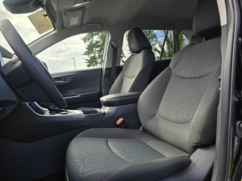 Certified 2025 Toyota RAV4 XLE image 21