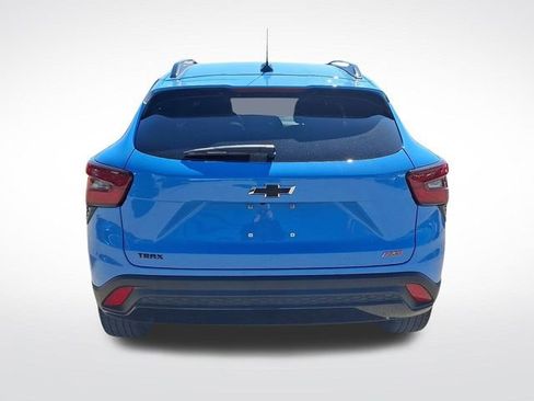 Used 2024 Chevrolet Trax RS w/ Sunroof Package image 5