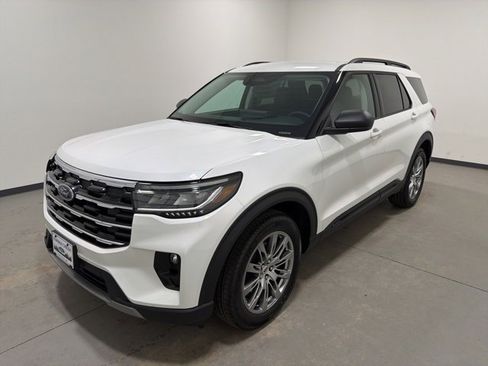 New 2026 Ford Explorer Active w/ Active Comfort Package image 7