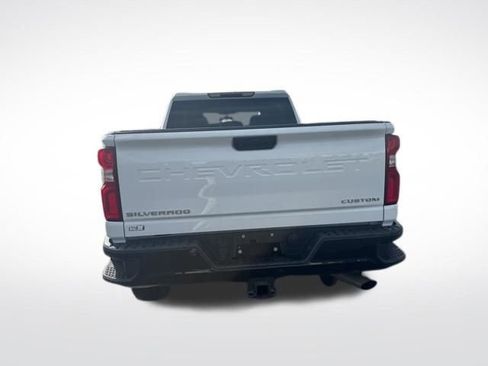 Used 2020 Chevrolet Silverado 2500 Custom w/ Custom Value Package image 4