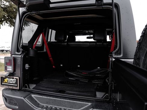 Used 2017 Jeep Wrangler Unlimited Rubicon image 53