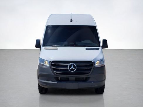 Used 2025 Mercedes-Benz Sprinter 2500 image 8