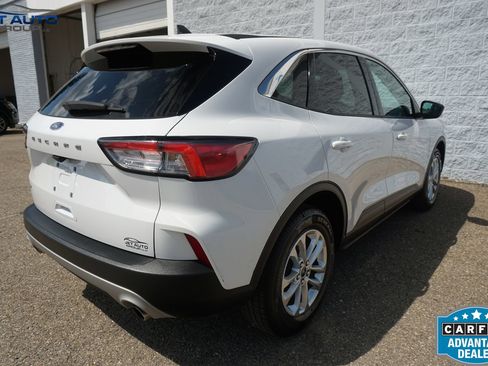 Used 2022 Ford Escape SE FWD image 10