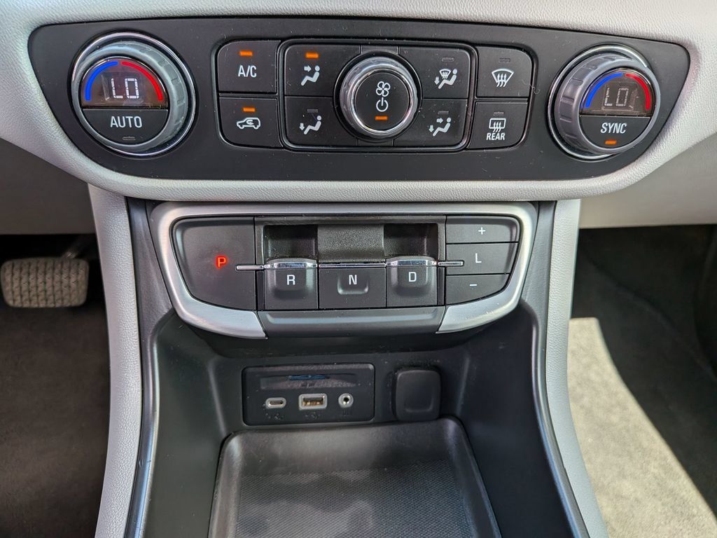 Used 2023 GMC Terrain SLT FWD image 19
