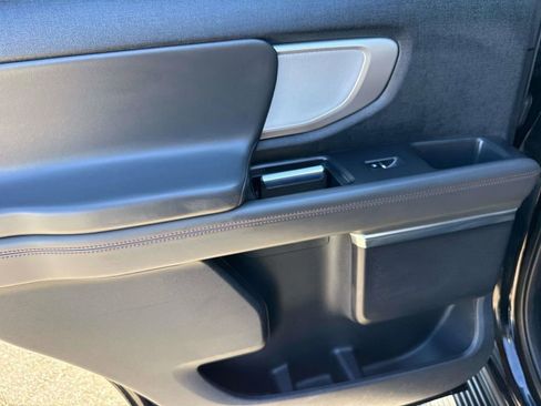 Certified 2025 Ford Expedition Active image 8