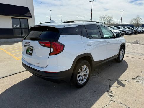 Used 2018 GMC Terrain SLE w/ Driver Convenience Package AWD/4WD image 16