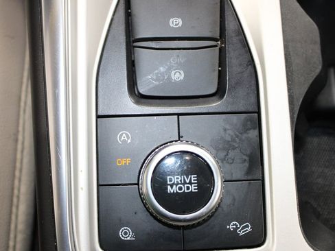 Used 2023 Ford Explorer Limited image 55