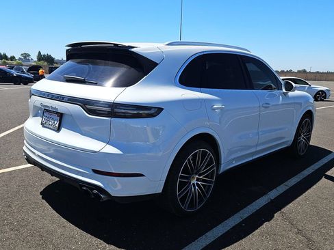 Used 2019 Porsche Cayenne Turbo AWD/4WD image 6