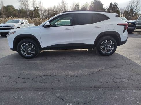 New 2026 Chevrolet Trax LT image 5