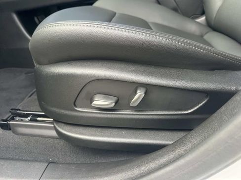 Certified 2025 Cadillac XT6 Luxury image 21