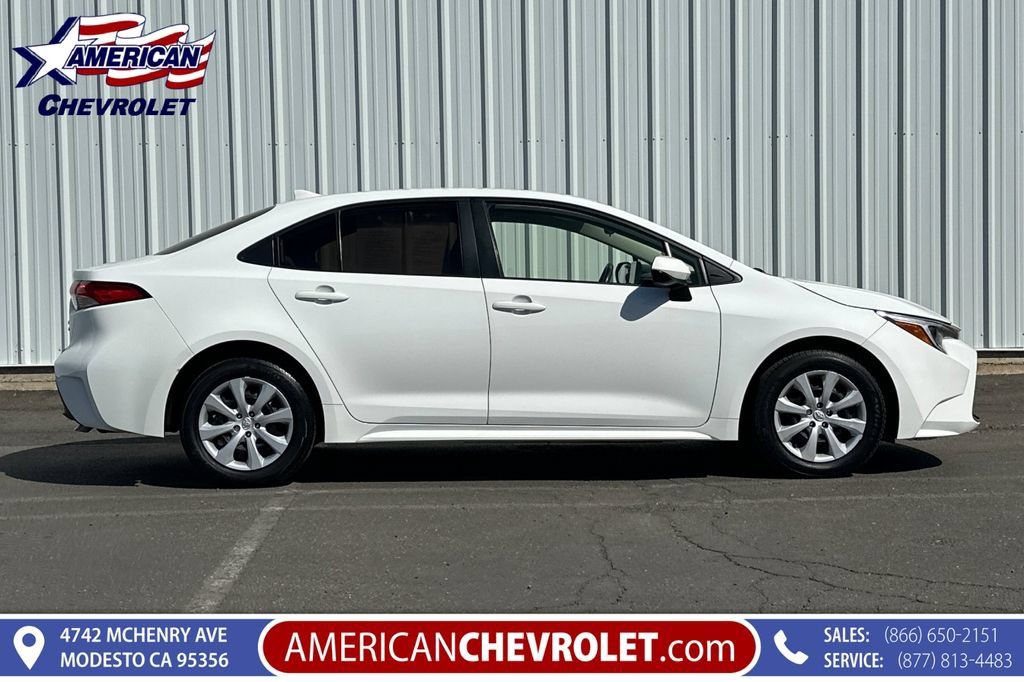Used 2025 Toyota Corolla LE FWD image 3
