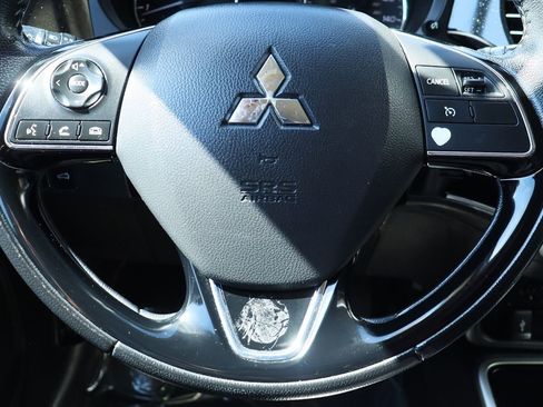 Used 2020 Mitsubishi Outlander SE image 59