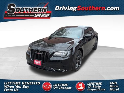 Used 2023 Chrysler 300 S w/ Safetytec Plus Group image 1