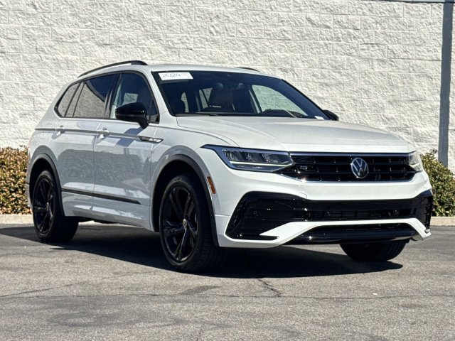 Certified 2024 Volkswagen Tiguan SE R-Line FWD image 7