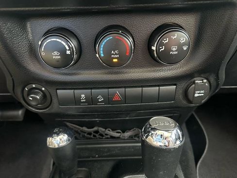 Used 2013 Jeep Wrangler Unlimited Sport image 18