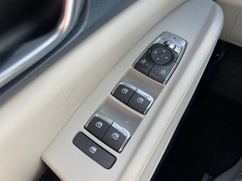 New 2026 Kia Carnival EX FWD image 25