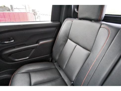 Used 2020 Nissan Titan PRO-4X w/ Pro-4x Convenience Package AWD/4WD image 11