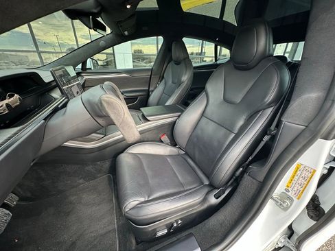 Used 2021 Tesla Model S Plaid image 18