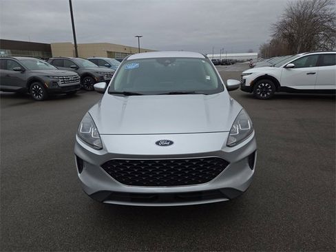 Used 2020 Ford Escape SE image 3