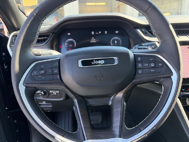 Used 2026 Jeep Grand Cherokee Limited AWD/4WD image 14