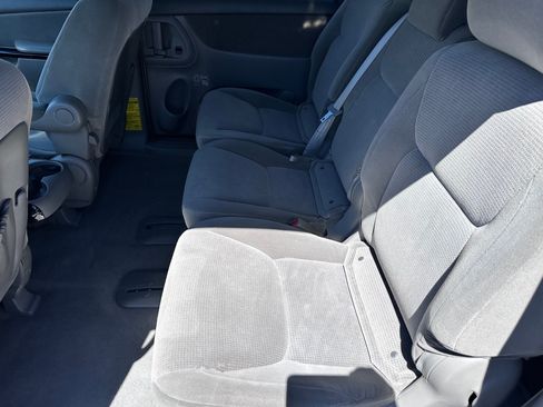 Used 2004 Toyota Sienna LE FWD image 6