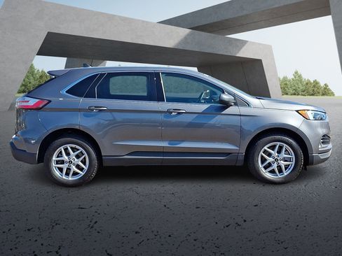 Used 2024 Ford Edge SEL w/ Convenience Package AWD/4WD image 7