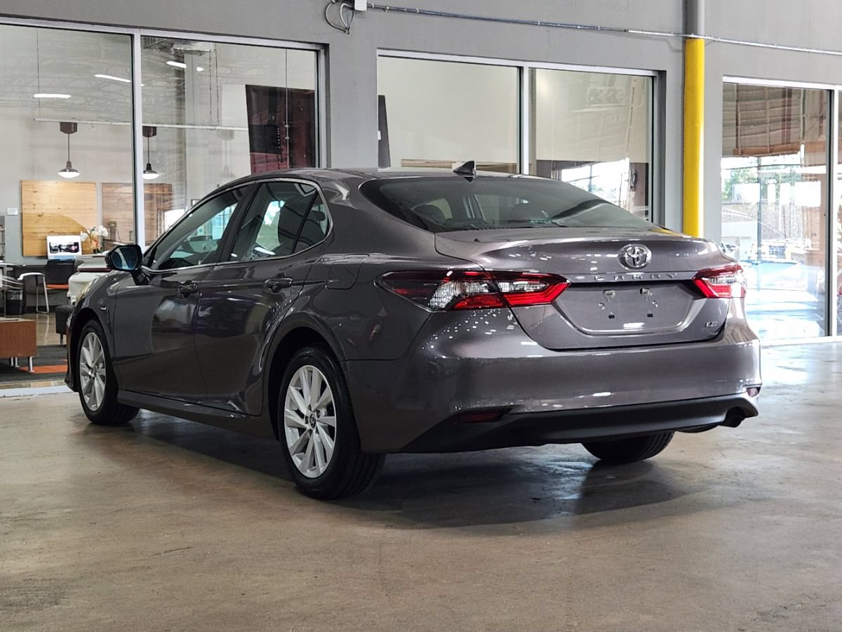 Used 2022 Toyota Camry LE FWD image 10