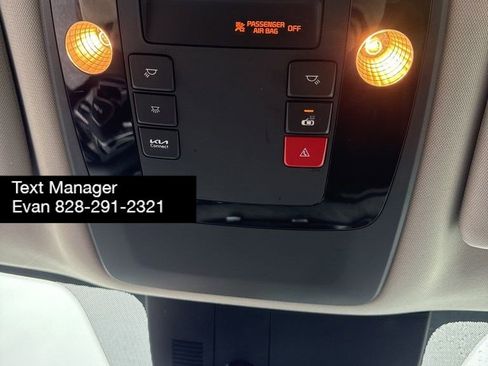 Used 2024 Kia Carnival EX image 35