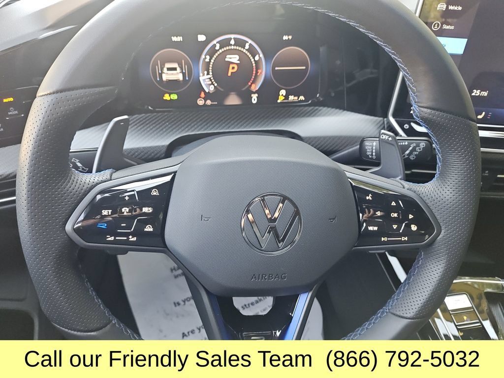 Used 2025 Volkswagen Golf R Black Edition AWD/4WD image 18