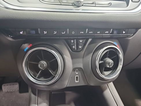 Used 2025 Chevrolet Blazer LT AWD/4WD image 20