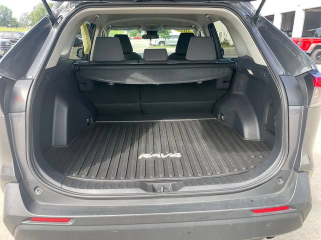 Used 2025 Toyota RAV4 XLE AWD/4WD image 32