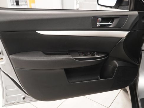 Used 2012 Subaru Outback 2.5i Premium w/ All-Weather Pkg AWD/4WD image 17