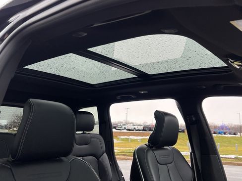 Used 2024 Jeep Grand Cherokee Overland w/ Adv Protech Group III image 33