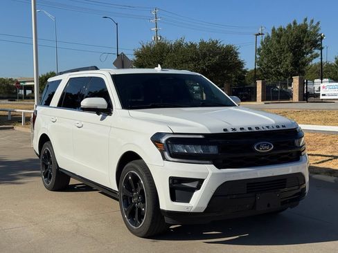 Used 2024 Ford Expedition Limited RWD image 1