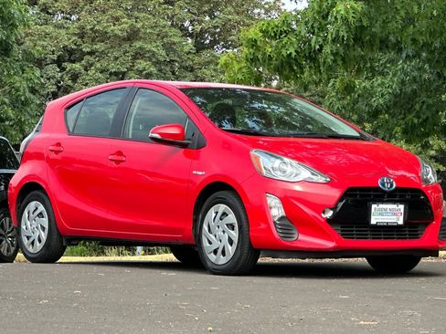 Used 2016 Toyota Prius C Two FWD image 9