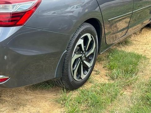 Used 2017 Honda Accord EX-L image 13