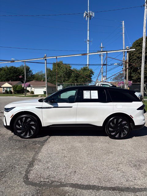 New 2026 Lincoln Nautilus Reserve w/ Jet Appearance Package AWD/4WD image 2