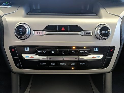 Used 2021 Ford Explorer XLT w/ Equipment Group 202A image 18