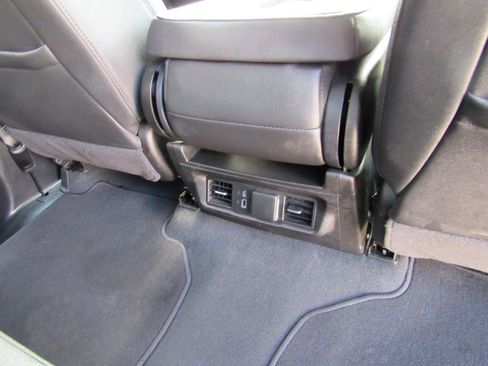 Used 2025 GMC Sierra 1500 SLT image 37