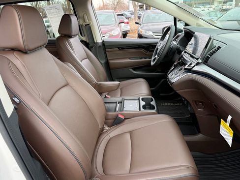 Certified 2026 Honda Odyssey Touring image 22