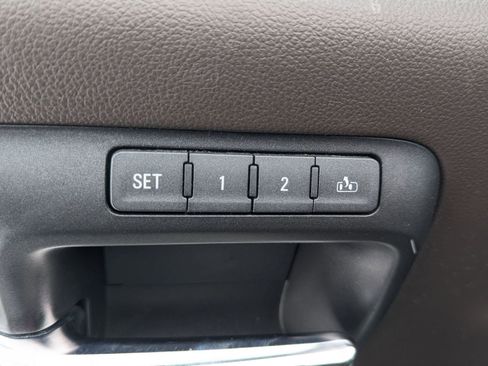 Used 2018 Chevrolet Silverado 1500 High Country image 14