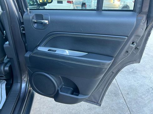 Used 2017 Jeep Compass High Altitude image 15