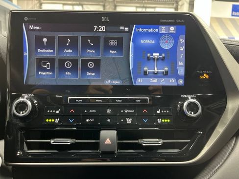 Used 2020 Toyota Highlander Limited AWD/4WD image 22