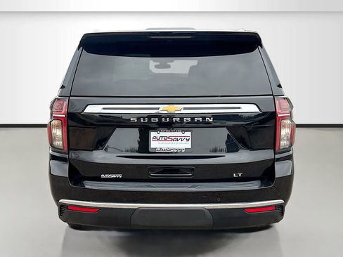 Used 2022 Chevrolet Suburban LT image 6