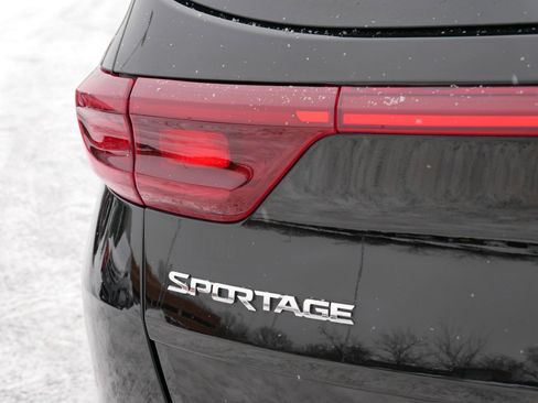 Used 2020 Kia Sportage LX image 17